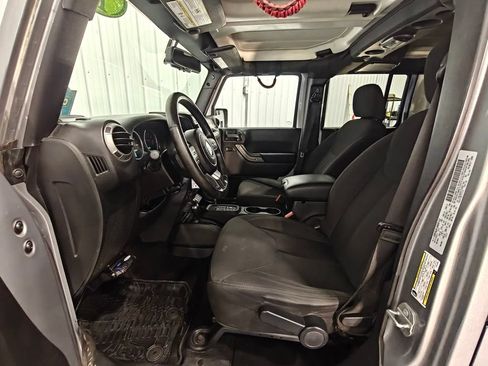 Used 2015 Jeep Wrangler Unlimited Sport w/ Quick Order Package 24S AWD/4WD image 22