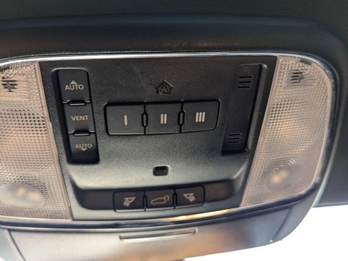 Used 2014 Jeep Grand Cherokee Limited AWD/4WD image 27