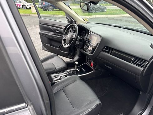 Used 2018 Mitsubishi Outlander GT AWD/4WD image 26