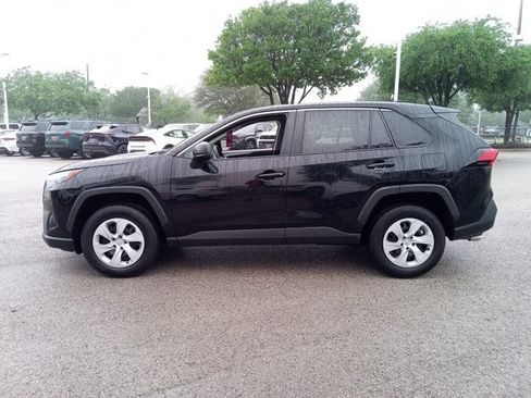 Used 2024 Toyota RAV4 LE image 8