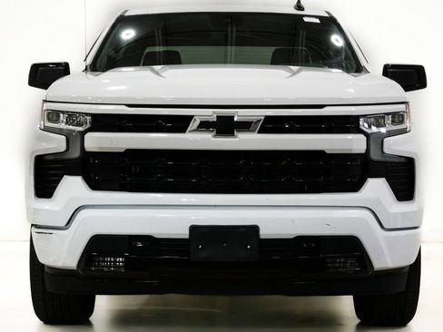 Used 2023 Chevrolet Silverado 1500 RST image 2
