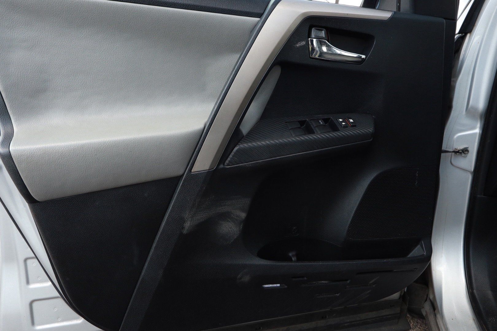 Used 2014 Toyota RAV4 XLE FWD image 20