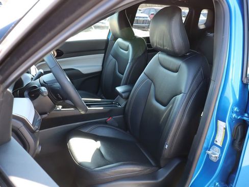 Used 2024 Jeep Compass Limited image 11