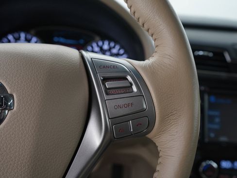 Used 2013 Nissan Altima 2.5 SL w/ Technology Pkg image 26