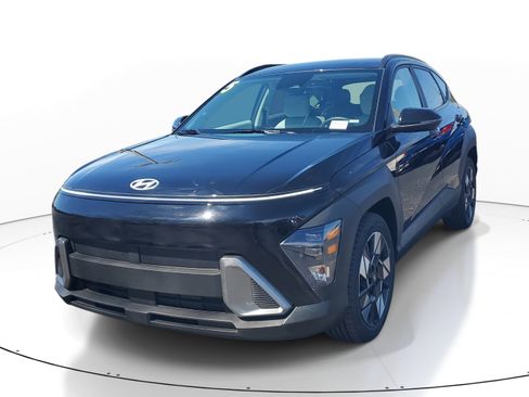 Used 2025 Hyundai Kona SEL image 3