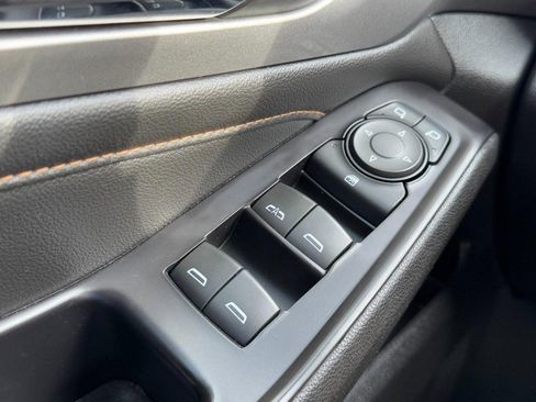 Used 2018 Chevrolet Traverse LT image 23