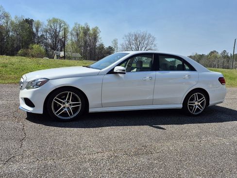 Used 2016 Mercedes-Benz E 350 Sedan image 3