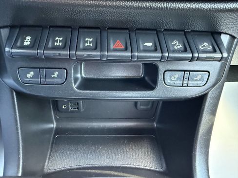 Used 2019 Chevrolet Colorado ZR2 w/ ZR2 Dusk Special Edition image 38