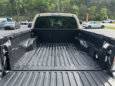 Used 2020 Toyota Tacoma TRD Off-Road AWD/4WD image 22