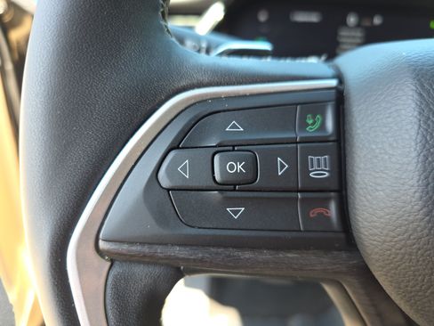 Certified 2023 Jeep Grand Cherokee 4WD 4xe w/ Luxury Tech Group II image 15