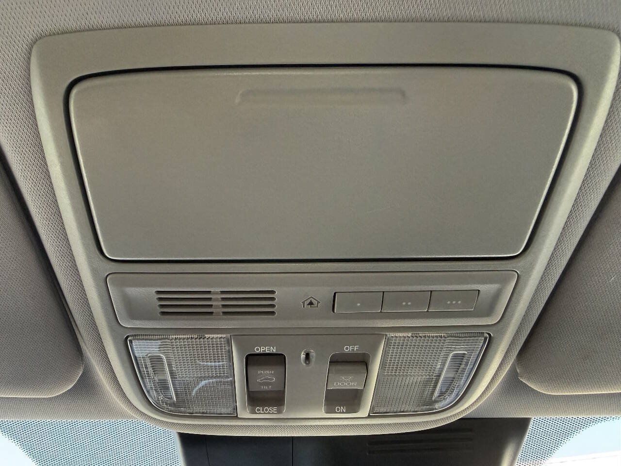 Used 2017 Honda CR-V Touring image 38