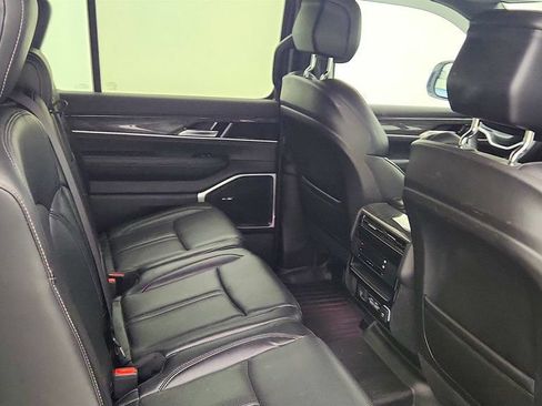 Used 2022 Jeep Wagoneer Series III AWD/4WD image 22
