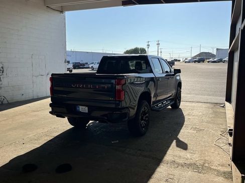 Used 2021 Chevrolet Silverado 1500 LT Trail Boss AWD/4WD image 2