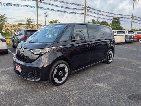 Used 2025 Volkswagen ID. Buzz Pro S Plus RWD image 7