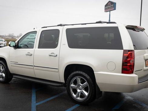 Used 2014 Chevrolet Suburban LTZ image 32
