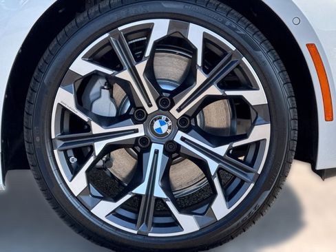 Used 2025 BMW 330i Sedan w/ Premium Package RWD image 11