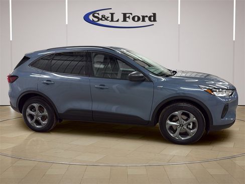 Used 2025 Ford Escape ST-Line image 8