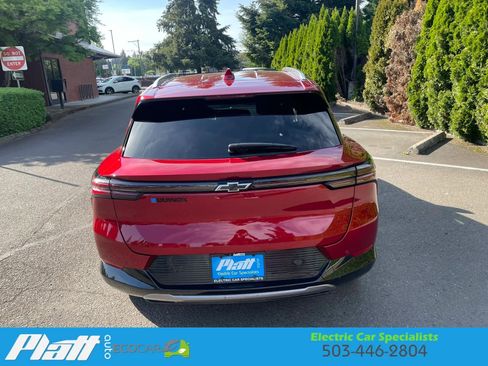 Used 2024 Chevrolet Equinox EV LT w/ LPO, Blackout Package FWD image 10