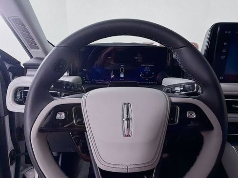 New 2026 Lincoln Aviator 2WD image 11