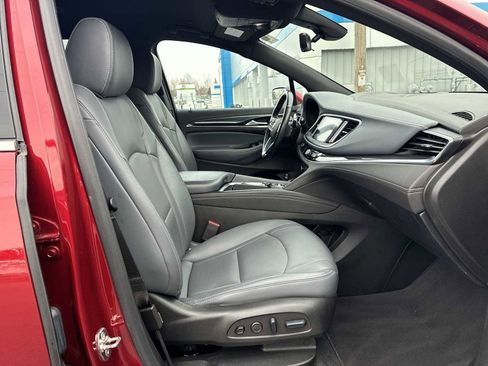 Used 2024 Buick Enclave Premium image 28