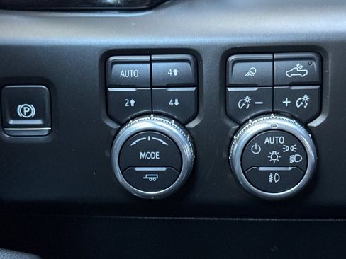 Used 2025 GMC Sierra 1500 AT4 AWD/4WD image 31