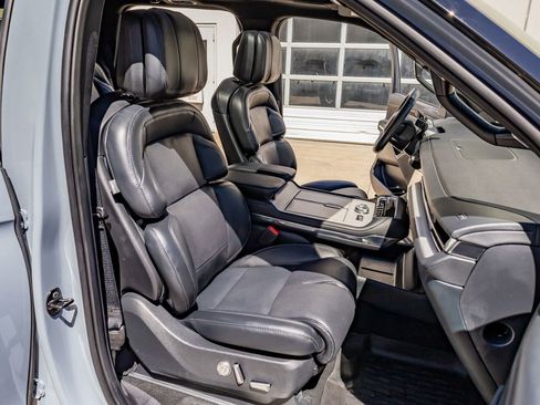 Used 2025 Lincoln Navigator Reserve w/ Jet Appearance Package image 29