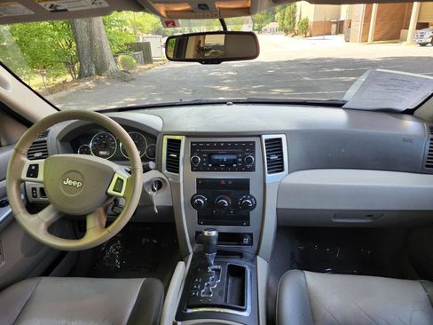 Used 2008 Jeep Grand Cherokee Laredo RWD image 8