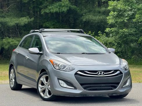Used 2013 Hyundai Elantra GT w/ Touch & Go Pkg FWD image 2