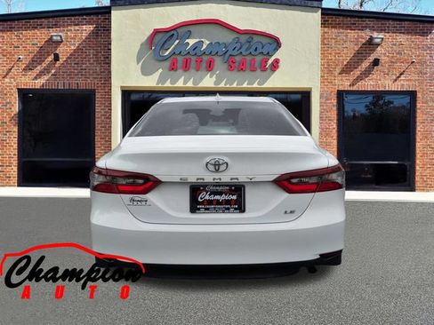 Used 2021 Toyota Camry LE FWD image 5