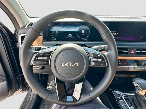Used 2024 Kia Seltos EX AWD/4WD image 11