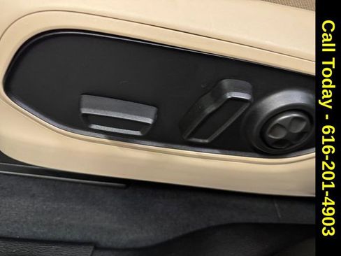 Used 2024 Jeep Grand Cherokee Limited w/ Black Appearance Package image 23