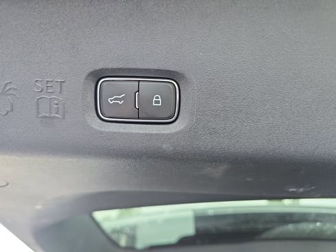 Used 2025 Ford Expedition Platinum AWD/4WD image 13