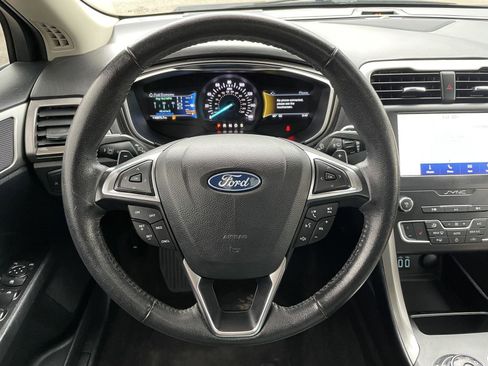 Used 2019 Ford Fusion SEL image 14