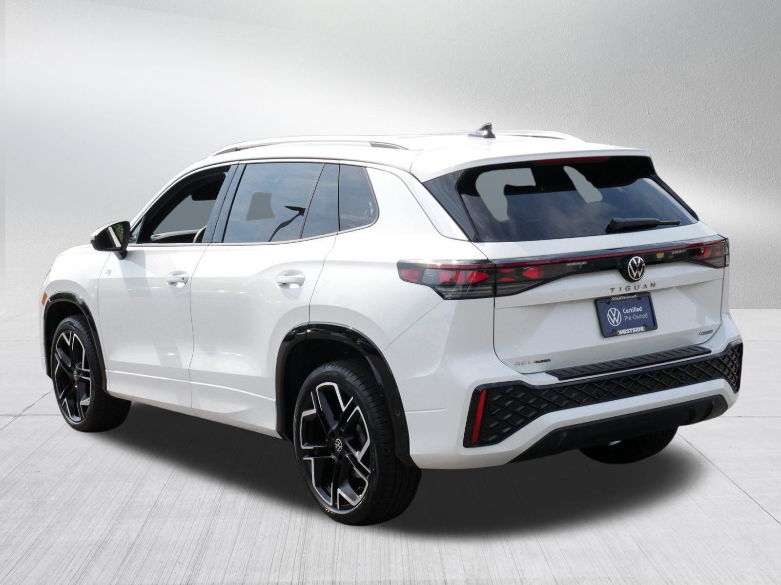 Certified 2026 Volkswagen Tiguan SEL R-Line AWD/4WD image 5