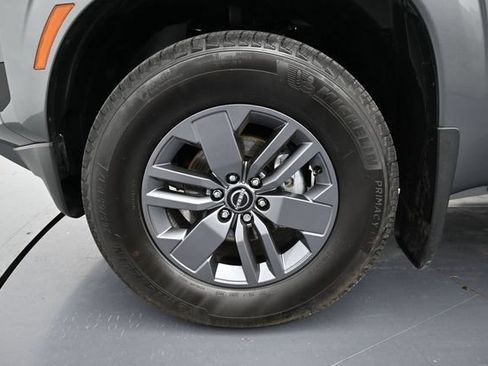 Used 2026 Nissan Frontier SV RWD image 9