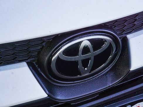 Used 2024 Toyota Corolla LE image 12