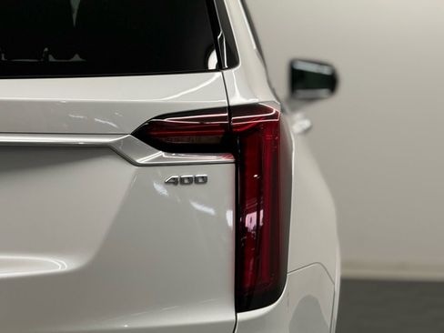 Used 2023 Cadillac XT6 Premium Luxury image 7