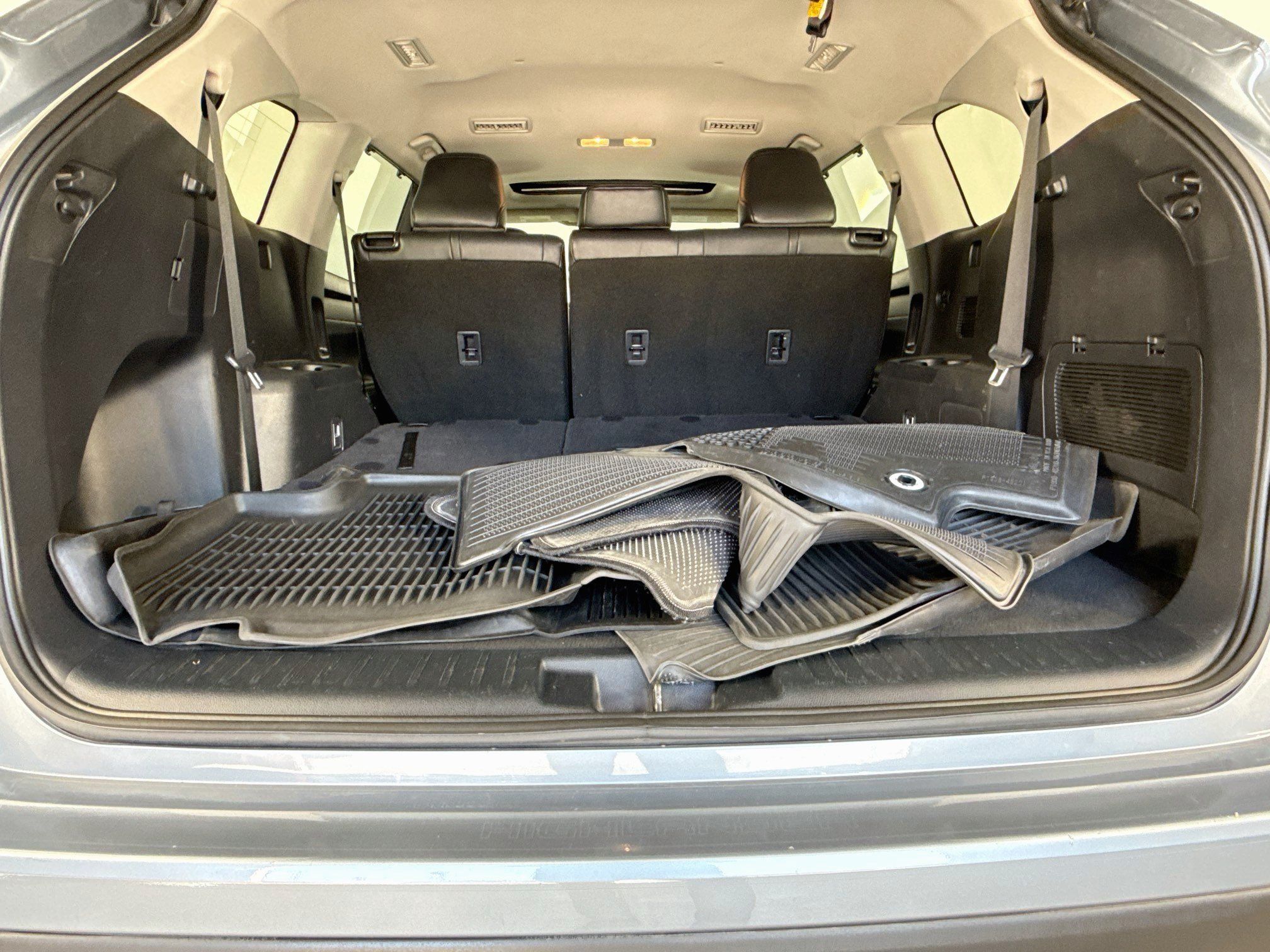 Used 2023 Toyota Highlander XLE FWD image 28