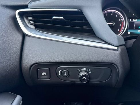 Used 2019 Buick Enclave Essence AWD/4WD image 33