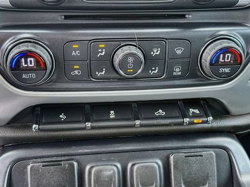 Used 2018 GMC Sierra 1500 SLT w/ SLT Premium Package AWD/4WD image 17