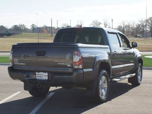 Used 2014 Toyota Tacoma PreRunner image 16