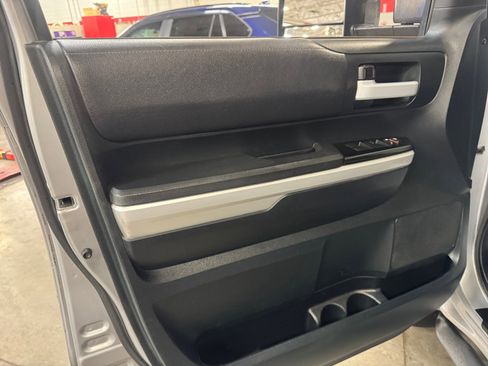 Used 2017 Toyota Tundra SR5 w/ SR5 Upgrade Package image 13