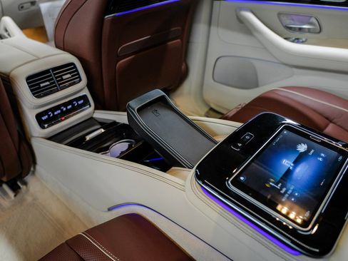 Used 2022 Mercedes-Benz Maybach GLS 600 4MATIC image 48