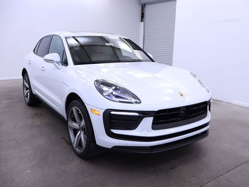 New 2024 Porsche Macan image 9