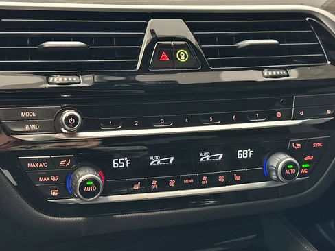 Used 2023 BMW 540i 540i w/ M Sport Package image 25