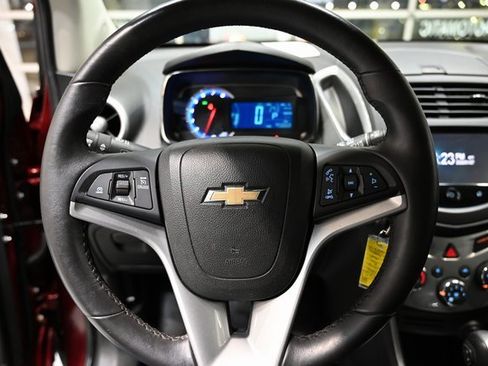 Used 2016 Chevrolet Trax LT w/ LT Convenience Package image 19