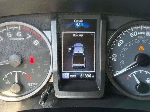 Used 2021 Toyota Tacoma TRD Off-Road w/ Technology Package image 28