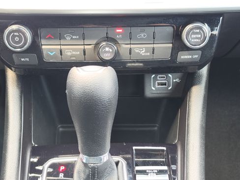 Used 2023 Jeep Compass Sport AWD/4WD image 9