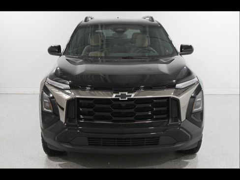 Used 2026 Chevrolet Equinox ACTIV AWD/4WD image 2