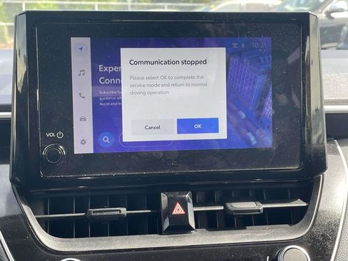 Used 2025 Toyota Corolla LE FWD image 31